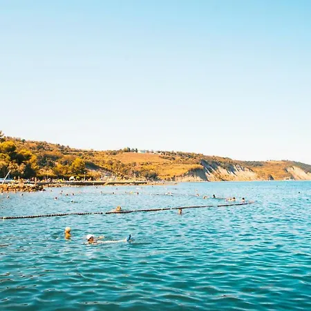 Magenta, Terrace, Free Parking