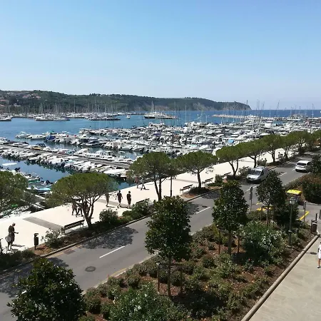 Magenta, Terrace, Free Parking