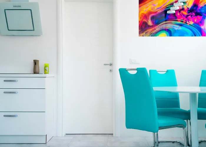 Magenta, Terrace, Free Parking