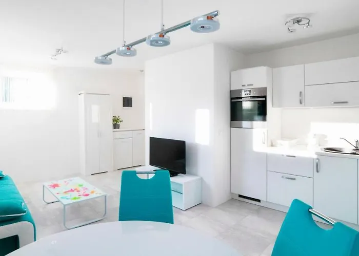 Magenta, Terrace, Free Parking 伊佐拉