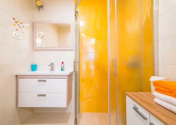 Magenta, Terrace, Free Parking *