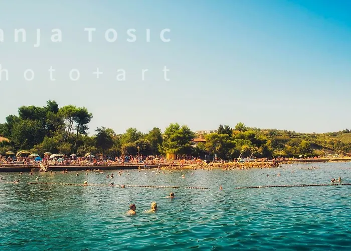 Magenta, Terrace, Free Parking *