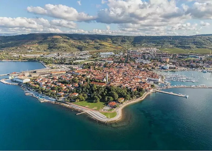 Magenta, Terrace, Free Parking *