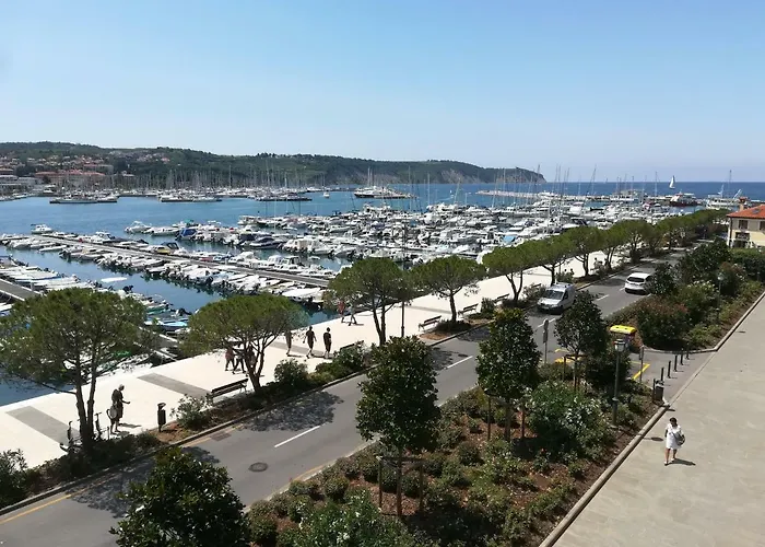 Magenta, Terrace, Free Parking